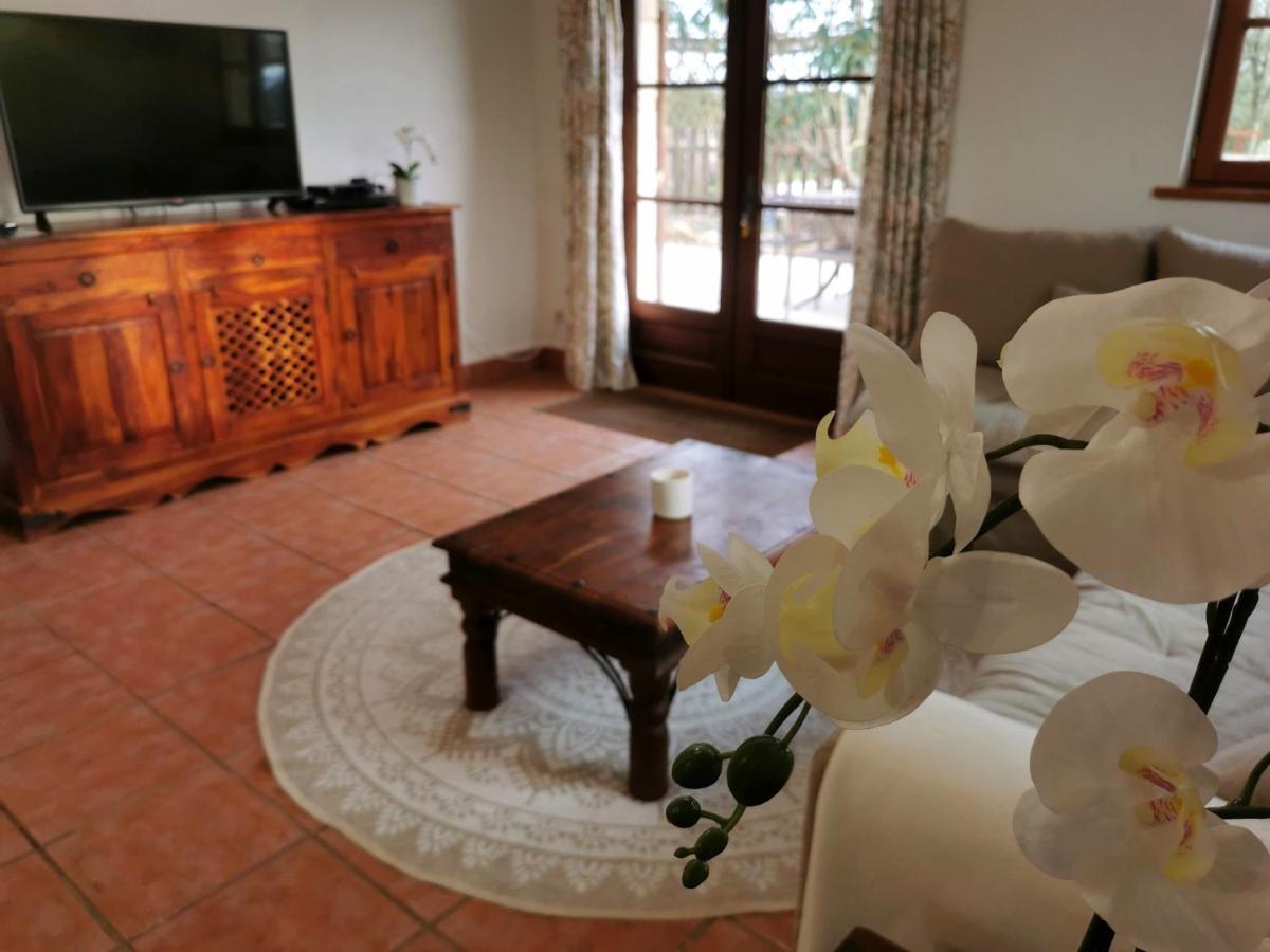 3 Self-Contained Gites With Pool And Games Room Saint-Georges-de-Noisne Екстер'єр фото