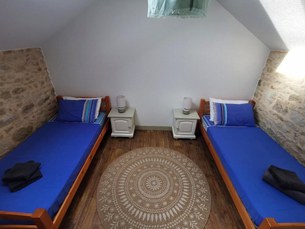 3 Self-Contained Gites With Pool And Games Room Saint-Georges-de-Noisne Екстер'єр фото