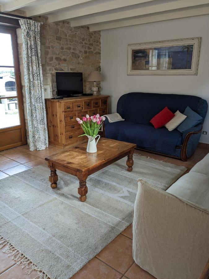 3 Self-Contained Gites With Pool And Games Room Saint-Georges-de-Noisne Екстер'єр фото