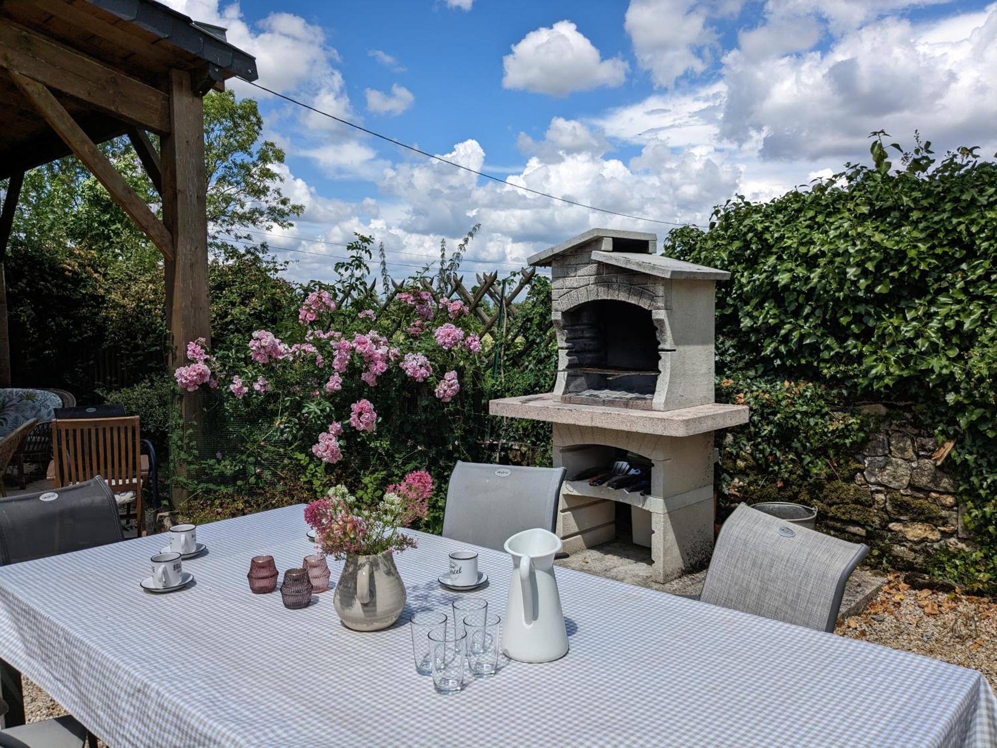 3 Self-Contained Gites With Pool And Games Room Saint-Georges-de-Noisne Екстер'єр фото