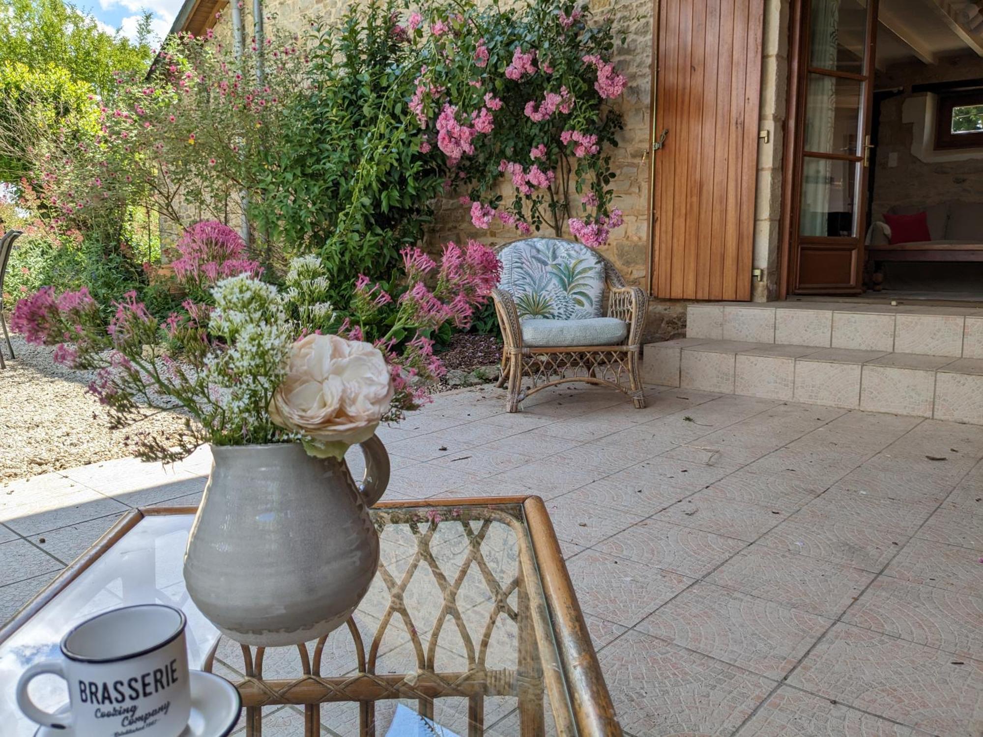 3 Self-Contained Gites With Pool And Games Room Saint-Georges-de-Noisne Екстер'єр фото