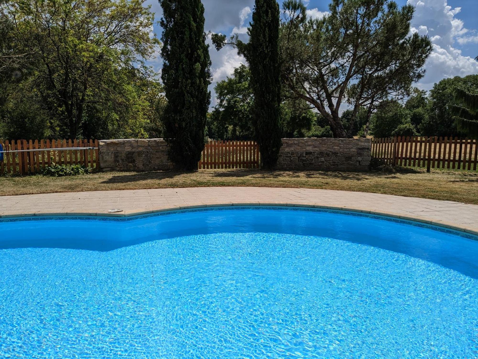 3 Self-Contained Gites With Pool And Games Room Saint-Georges-de-Noisne Екстер'єр фото